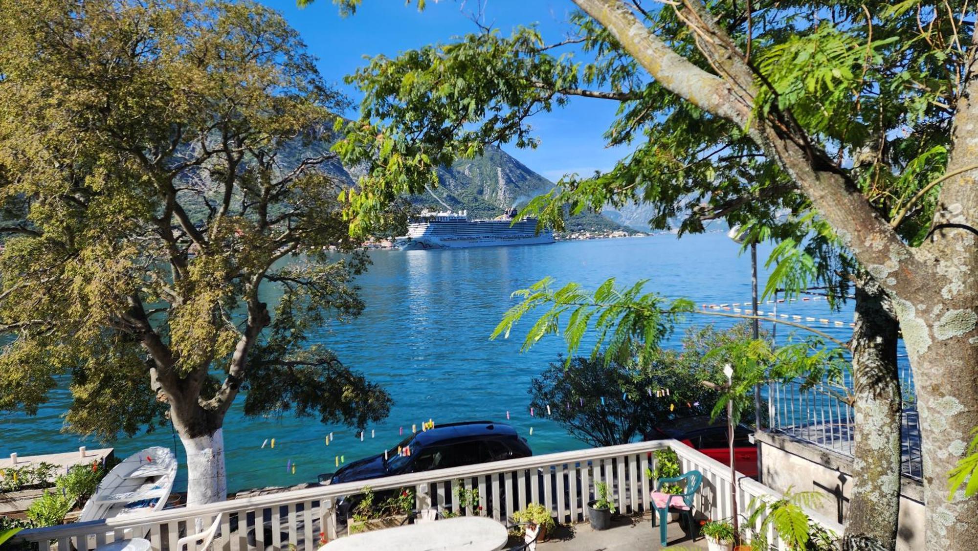 Montenegro Apartments - Private Beach Kotor Exterior foto